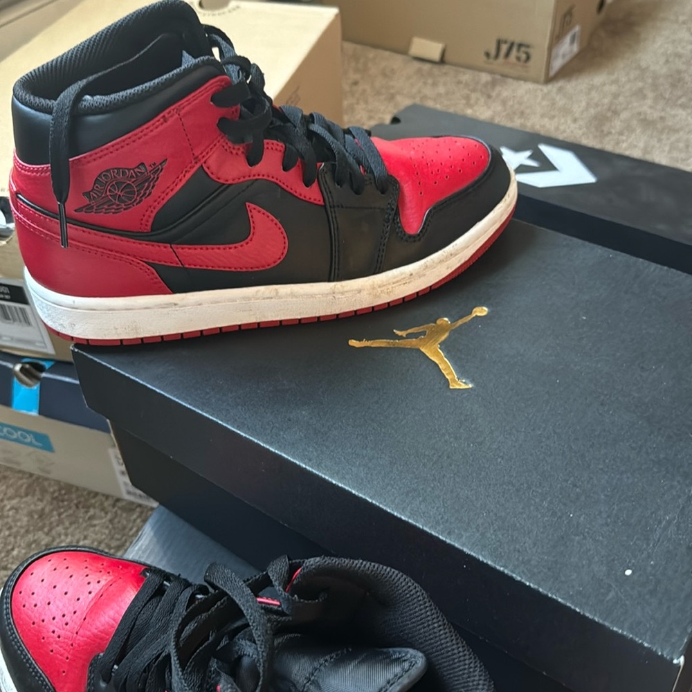 Air Jordan Mid